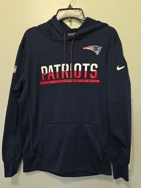 Nike Men's Navy Patriots Crewneck Pullover Hoodie with Red & White Accents